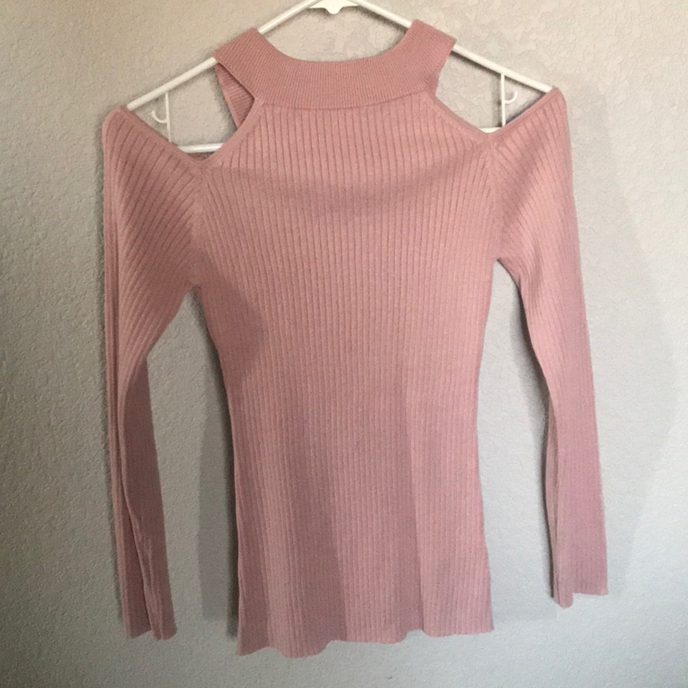 Light pink cut out shoulders long sleeve shirt